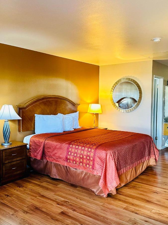 Franciscan Inn Motel Vista Bagian luar foto