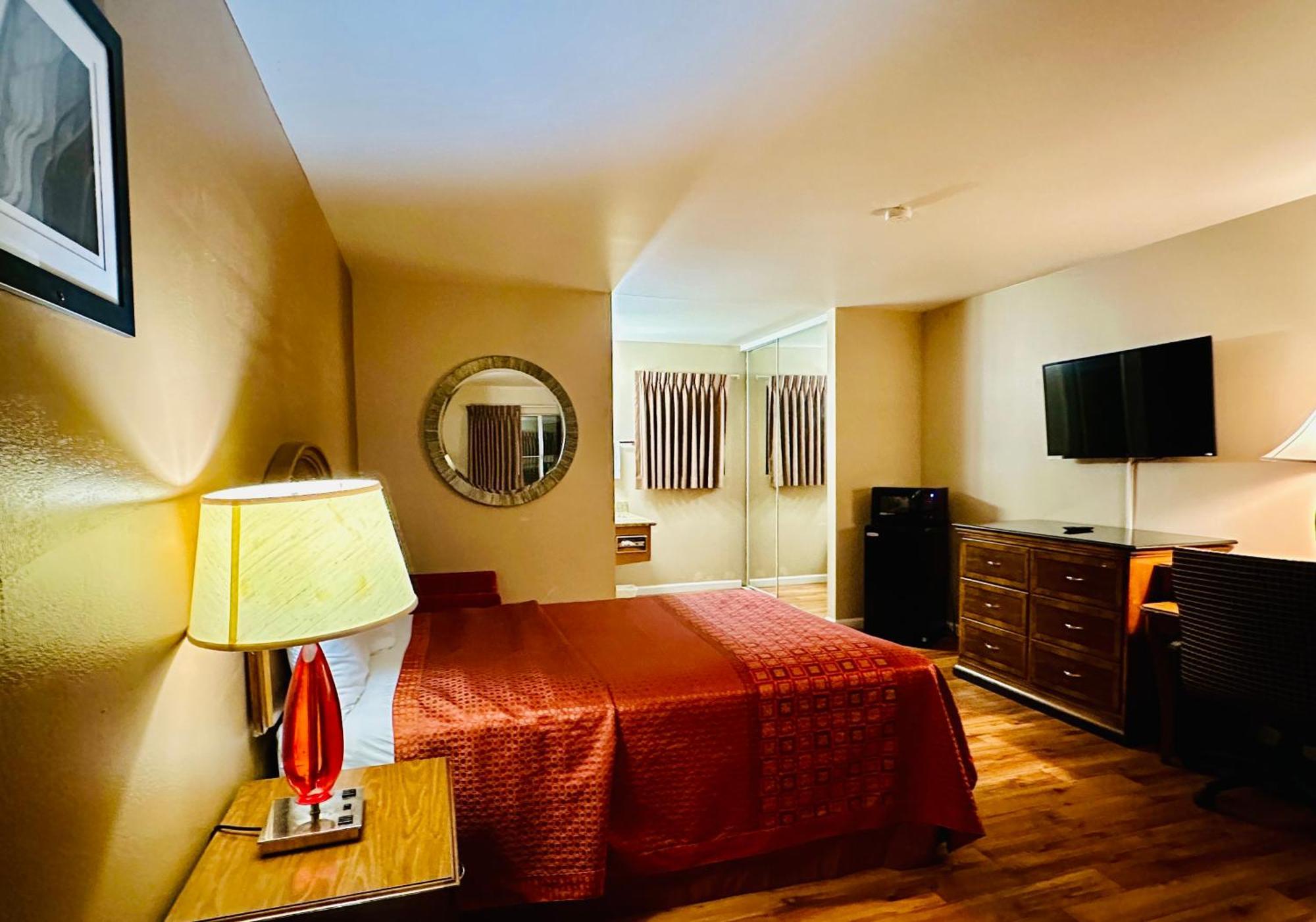 Franciscan Inn Motel Vista Bagian luar foto