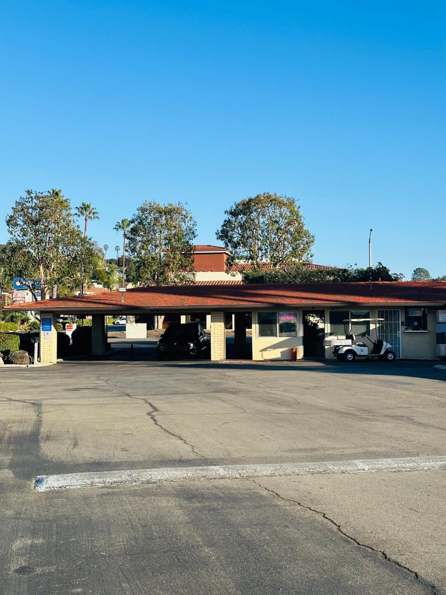 Franciscan Inn Motel Vista Bagian luar foto